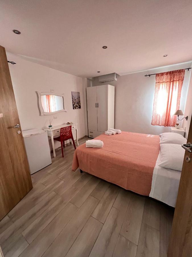 Camere Dieci Maggio Ponza Exterior photo